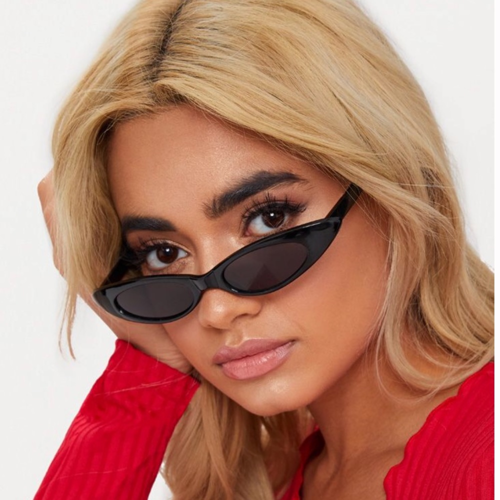 Pretty Little Thing Black Thin Retro Sunglasses OS